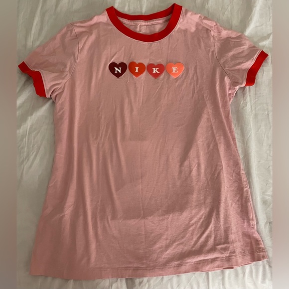 NIKE tee
Size - M
Soft hearts
Brand new, never worn - Picture 1 of 3